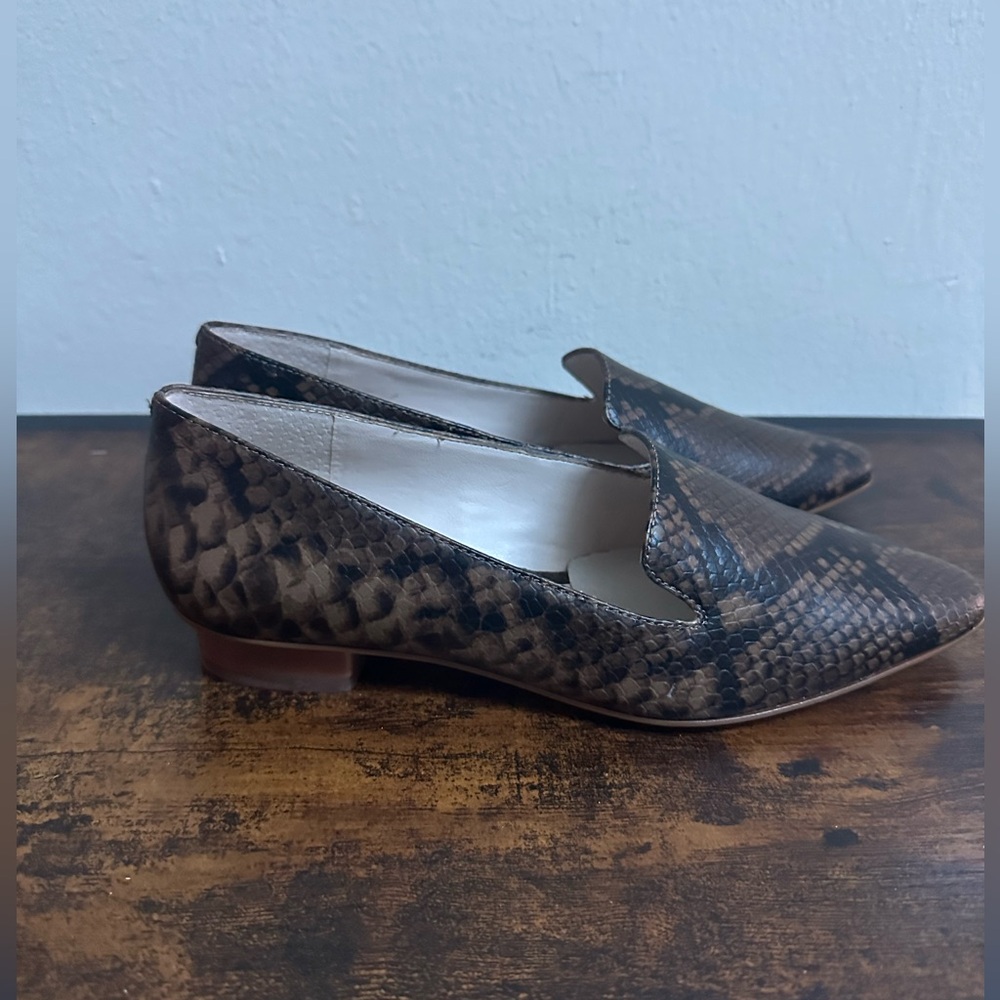NWT Vince Camuto Brown Retro Python Print  Flats